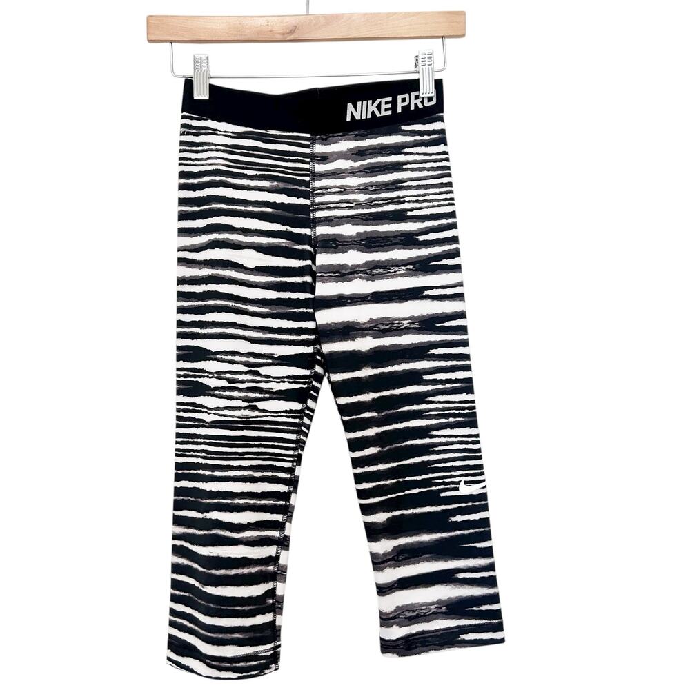 Nike Pro Black White Cropped Leggings Sz S